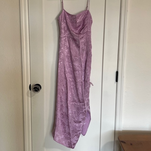 NWOT SAYLOR Gardenia Ruched Jacquard Midi Dress - Picture 1 of 6